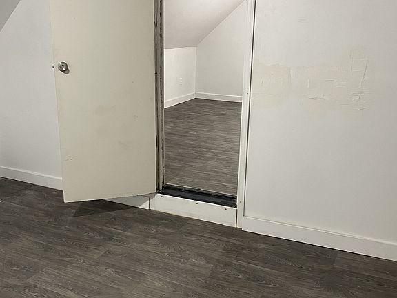 5th image of 1046 Buchanan St