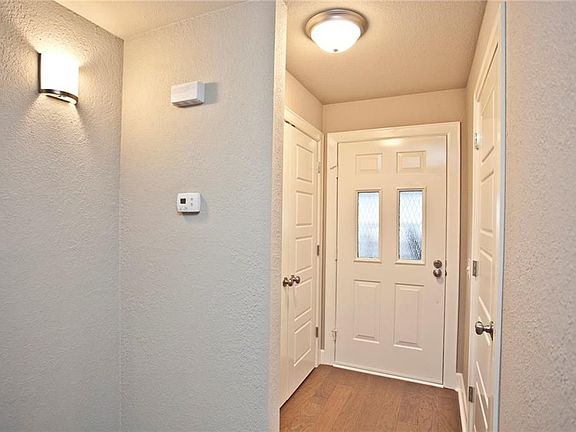 3rd image of 9 Wolviston Cir