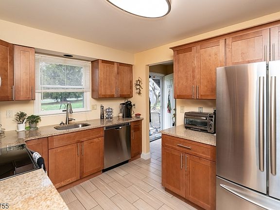 2nd image of 109 Huckleberry Ct #109