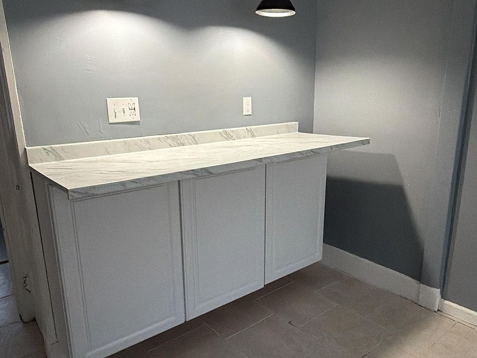 1st image of 688 Winchester Ave Floor 2