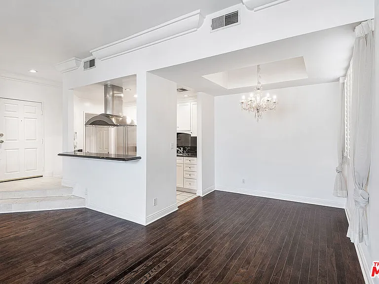 315 N Swall Dr #303 — Photo 3