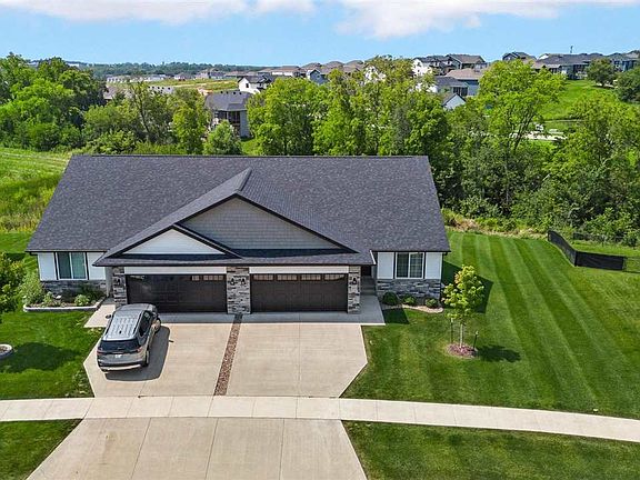 2nd image of 1103 Creekside Dr