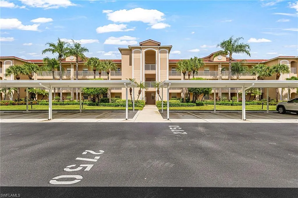 2750 Cypress Trace Cir — Photo 1