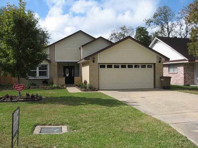 1st image of 3211 Edgewood Dr