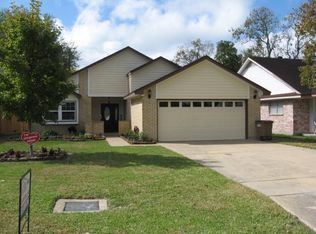 3211 Edgewood Dr, Dickinson, TX 77539