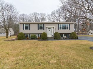 8 Fox Hill Rd, Blackstone, MA 01504