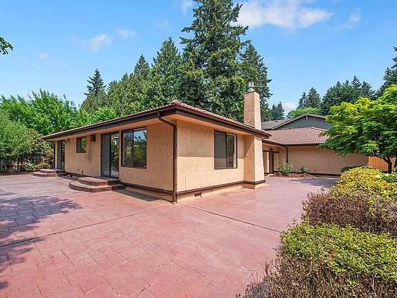 3rd image of 10832 NE 45th St