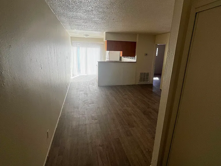 761 E Twain Ave #4 — Photo 2