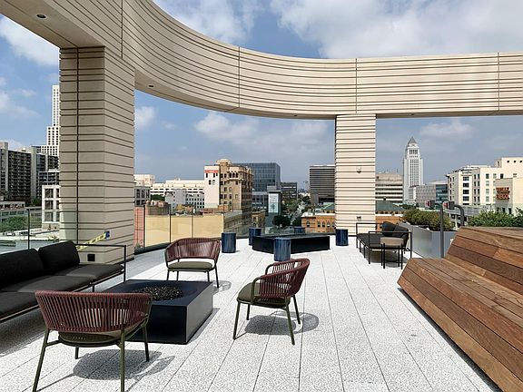 5th image of 400 South Broadway #2411