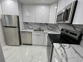 505 Gardens Dr, Pompano Beach, FL