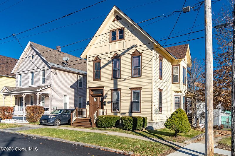 4th image of 212 Fon Clair Street