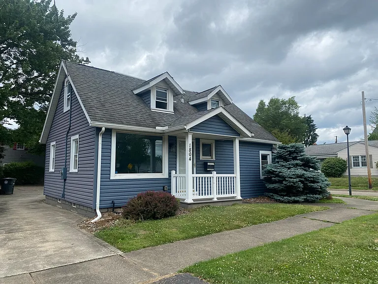 1804 Brown St — Photo 1