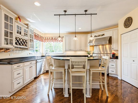 4th image of 1072 Joy Ct