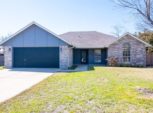 4005 Garden Park Dr, North Richland Hills, TX 76180