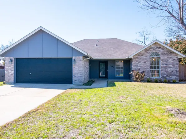 4005 Garden Park Dr, North Richland Hills, TX 76180