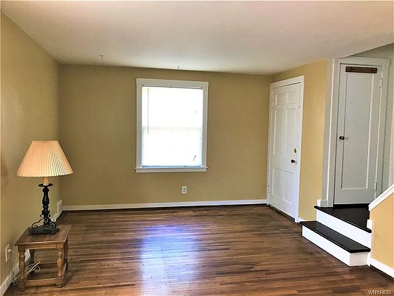2nd image of 154 Henderson Ave