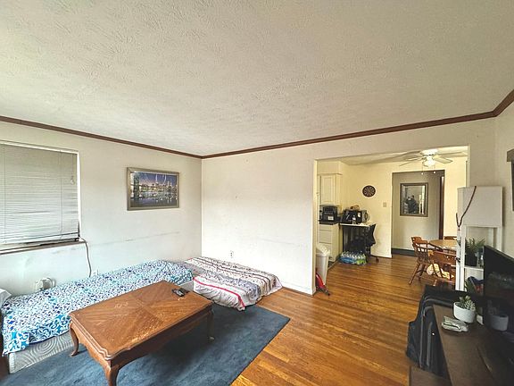 3rd image of 534 Lowell Ave APT 1