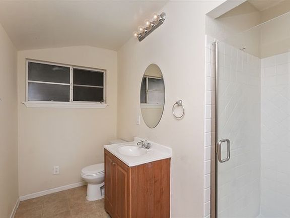 5th image of 8370 Owensmouth Ave