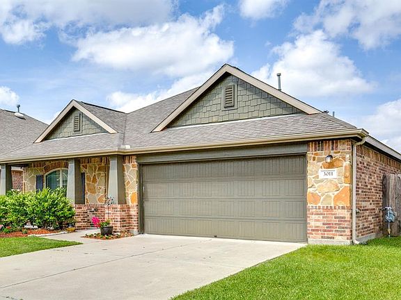 2nd image of 3011 Westwood Manor Ln