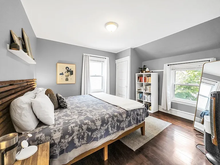 18 Alberta St — Photo 19