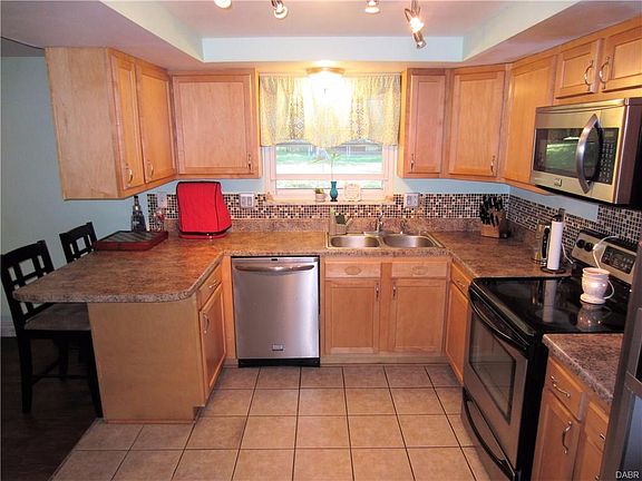 5th image of 7098 Charing Ct