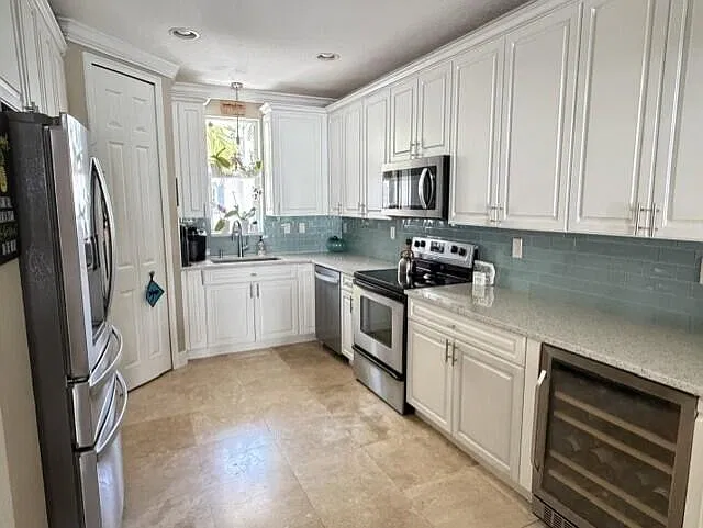 3038 Waterside Cir