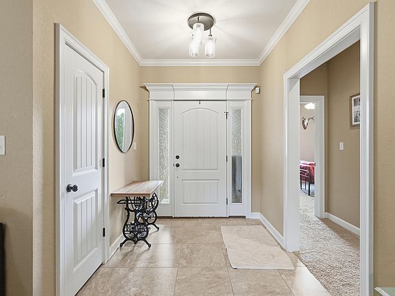 2nd image of 77 Oak Tree Cir