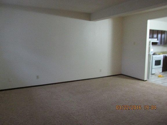 3rd image of 105 E Locust St #29