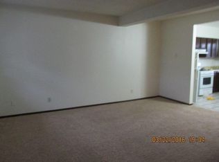 105 Locust St APT 29, Waverly, IA 50677