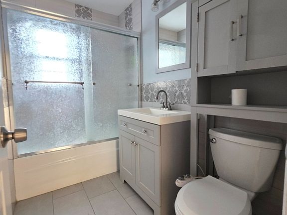 2nd image of 155 N 5Th St #2