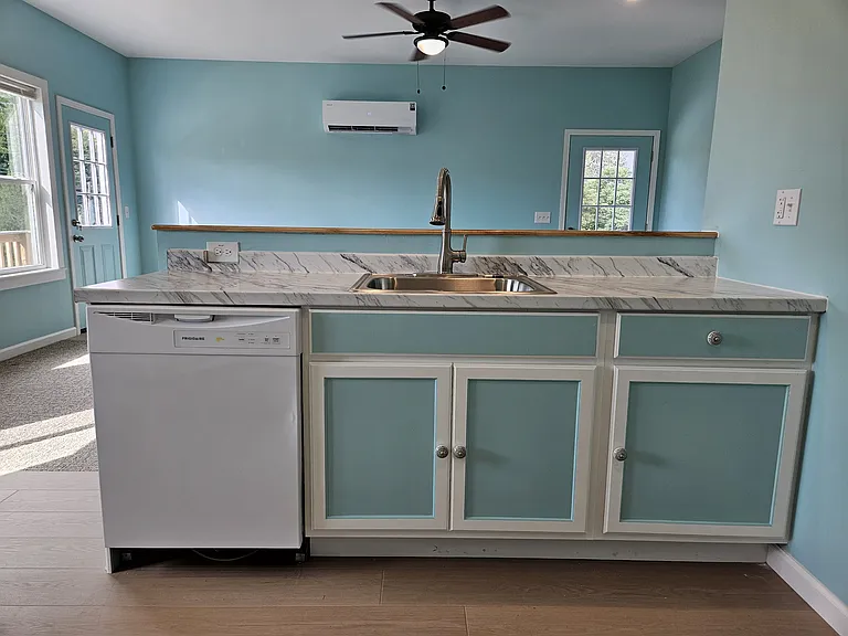 308 Hall St #B — Photo 4