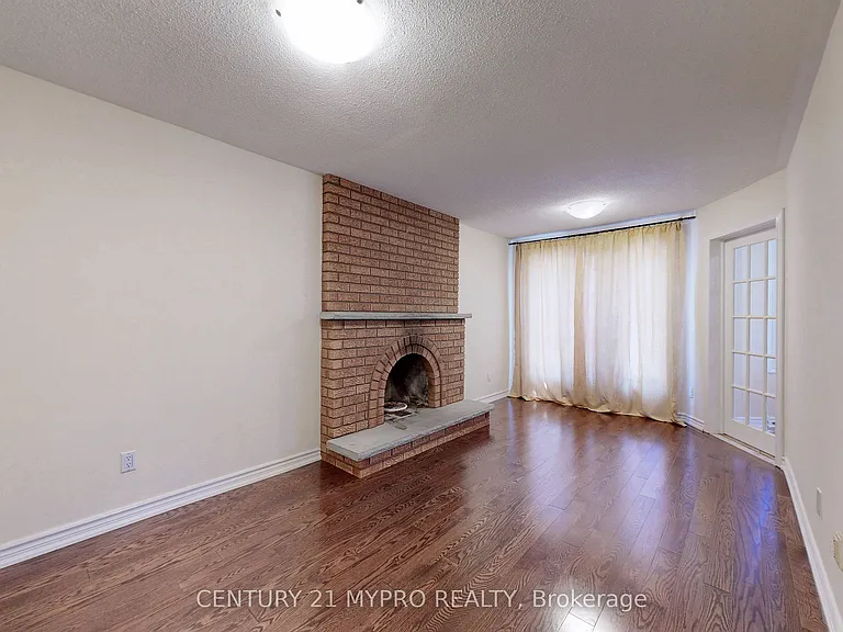 1 Brookwood Dr — Photo 4