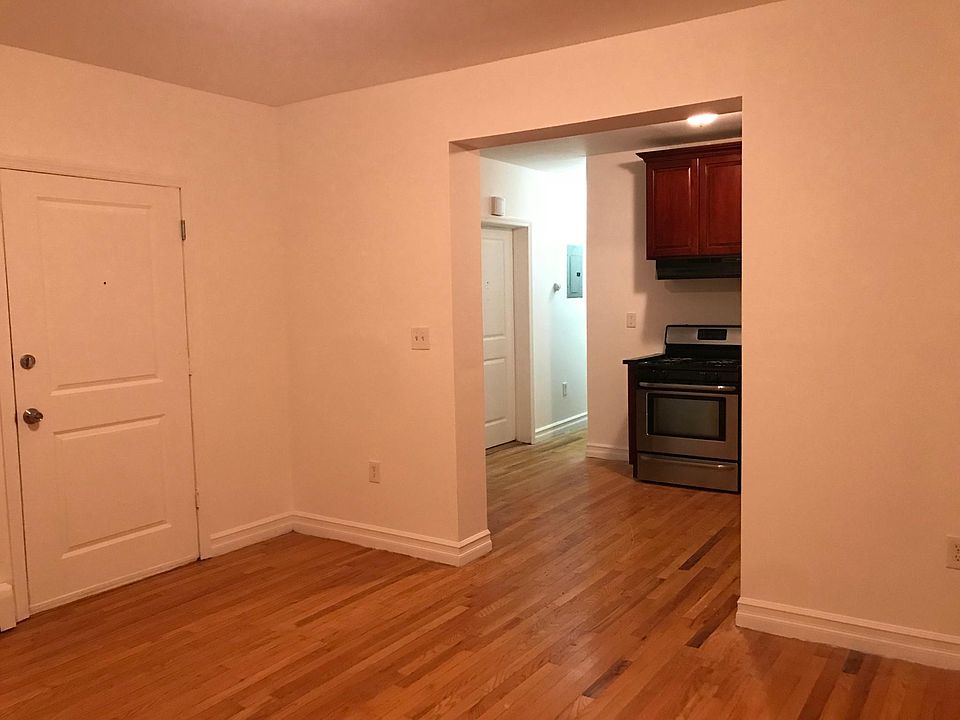 2nd image of 2788 Marion Ave