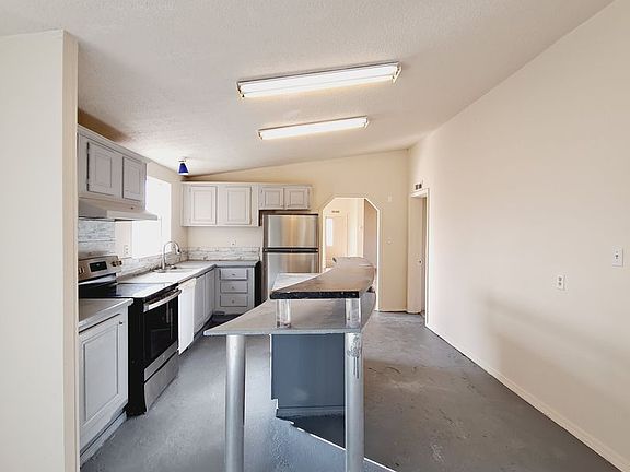 5th image of 145 Noble Ln