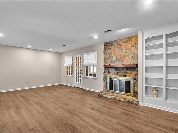 5th image of 5008 Tower Rd