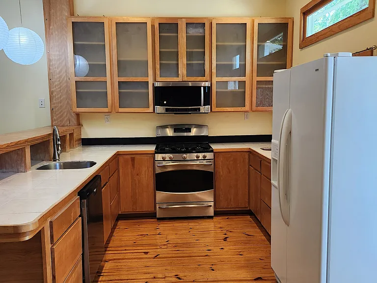 626 Water St — Photo 3