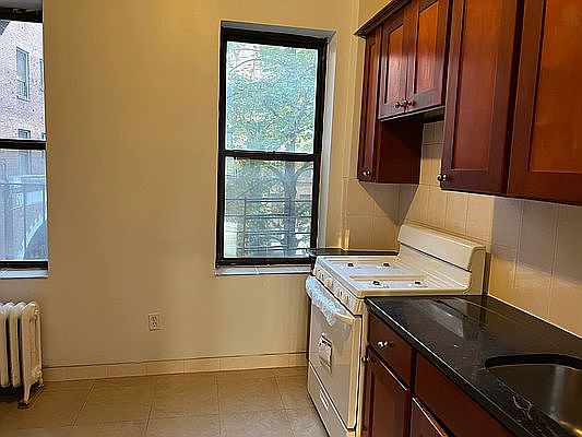 4th image of 117-14 Union Tpke #Be1