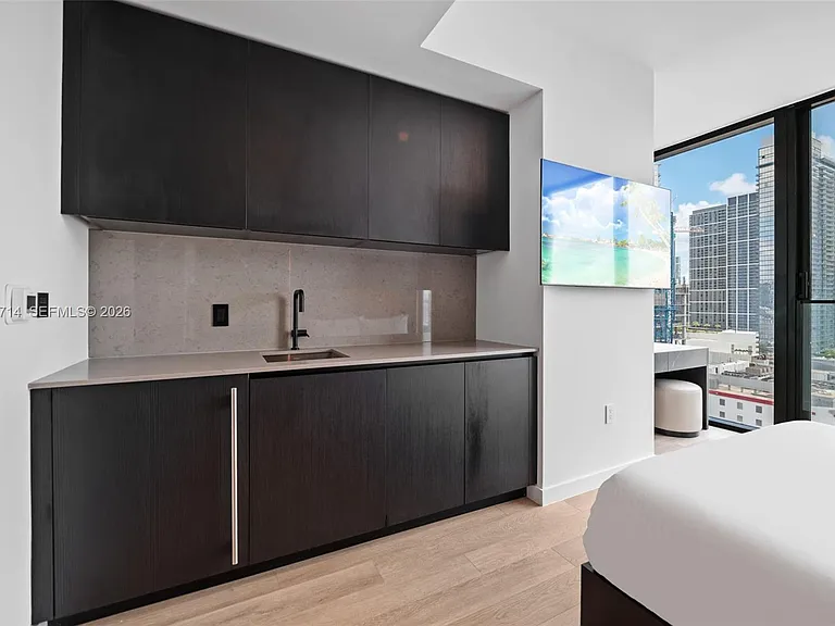 20 NE 11th St #2410 — Photo 35