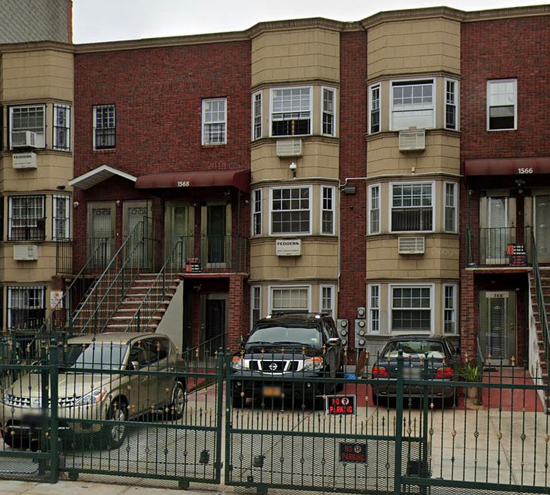 2nd image of 1568A Prospect Pl