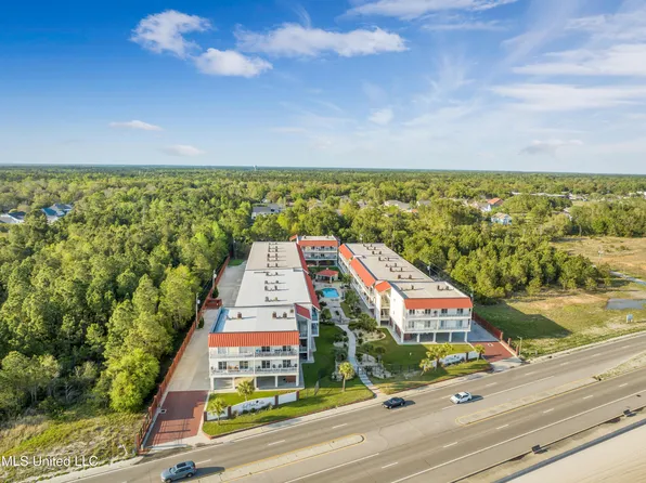 1453 E Beach Blvd APT 220, Pass Christian, MS 39571
