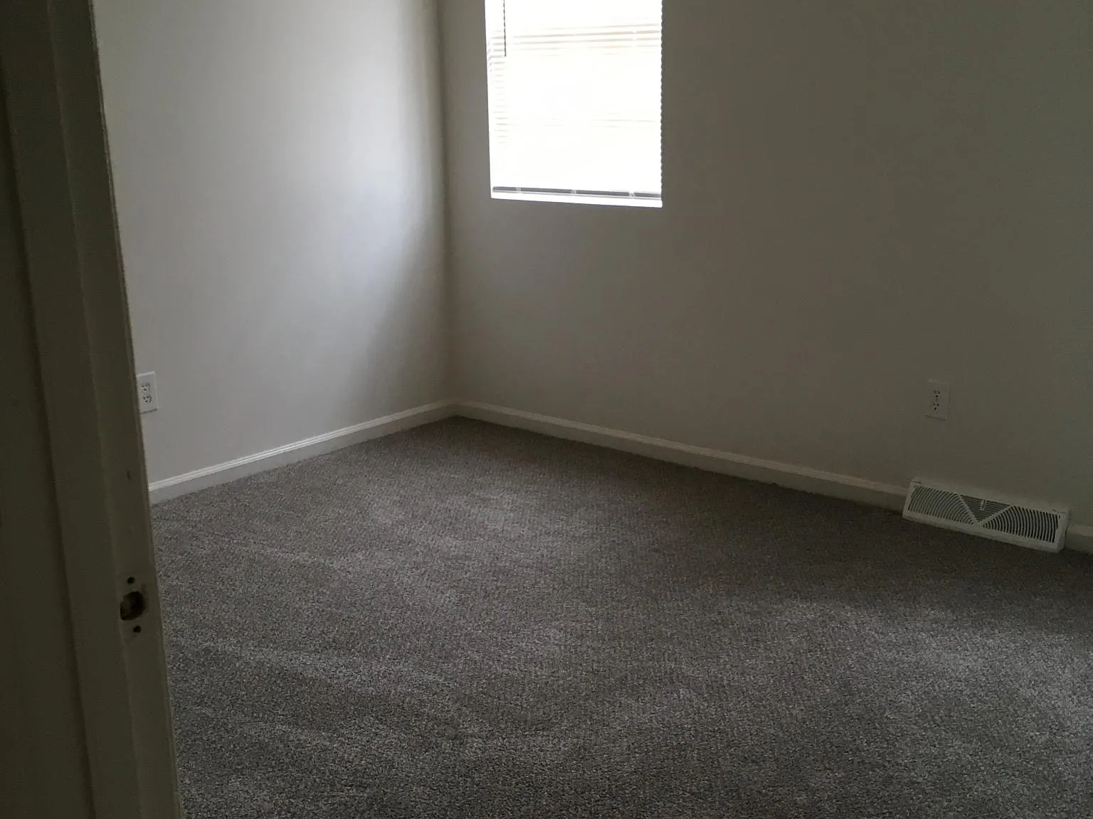 2 bed, 1.5 bath, 1020 sqft, $1,450 — Photo 3