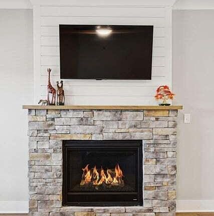 3rd image of 125 Kingberry St