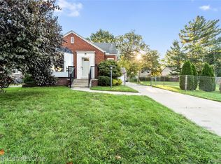 14583 Poplar St, Southgate, MI 48195
