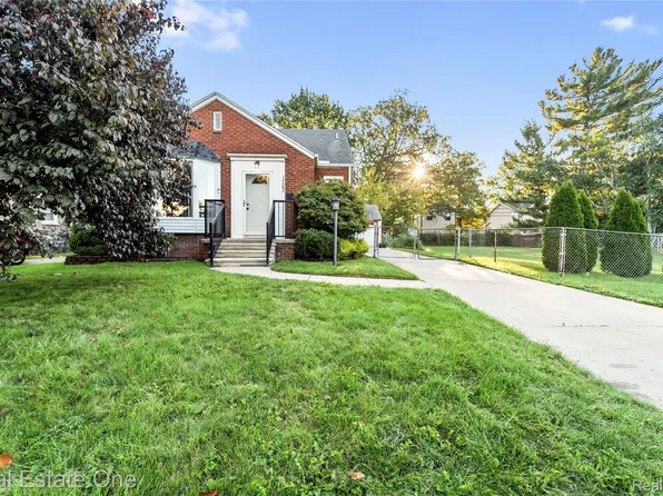 14583 Poplar St, Southgate, MI 48195