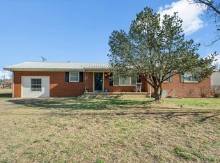 707 12th St, Shallowater, TX 79363