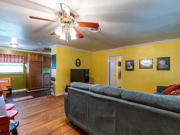 3rd image of 4708 Seville Dr