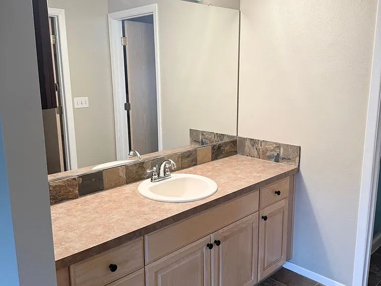 1604 NW 5th Ave — Photo 10