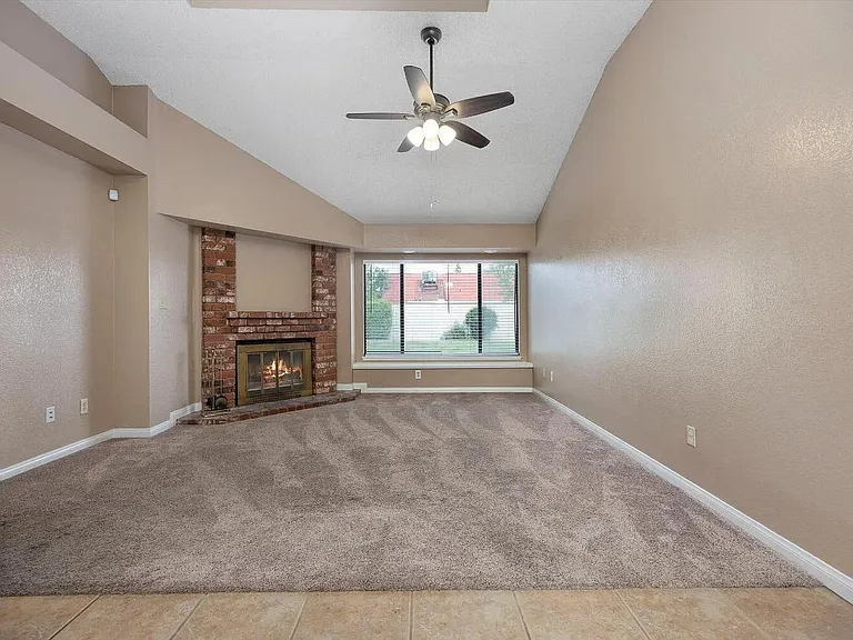 9200 Hoxie Ct — Photo 5