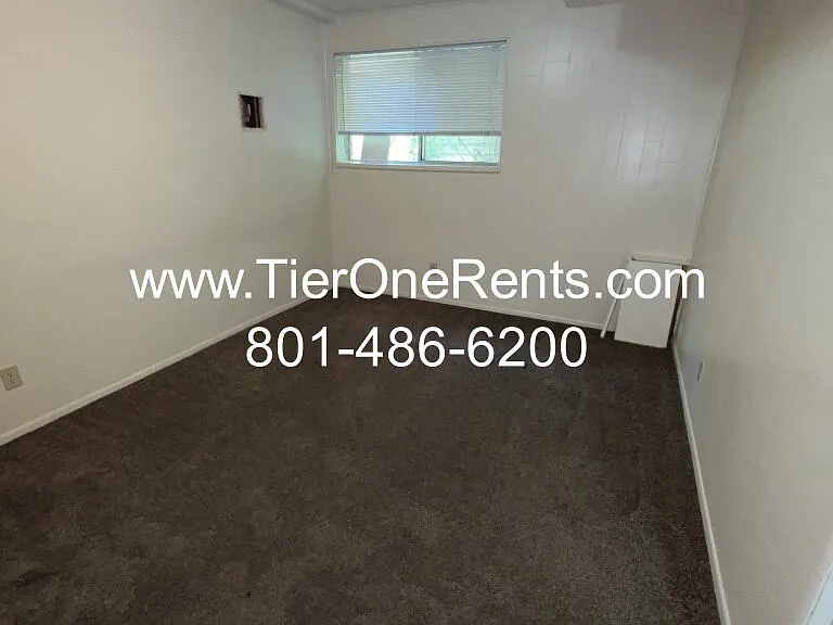 619 Angie Cir — Photo 16