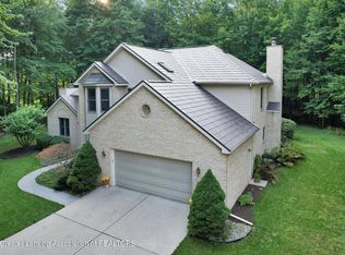 6117 Green Rd, Haslett, MI 48840